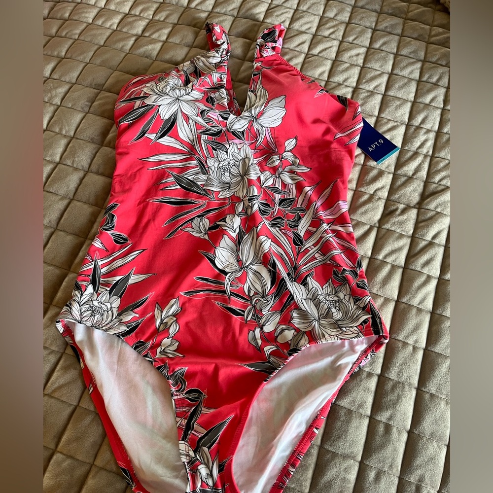 APT. 9 Women's Keyhole Halter One Piece Swimsuit Size Large NEW